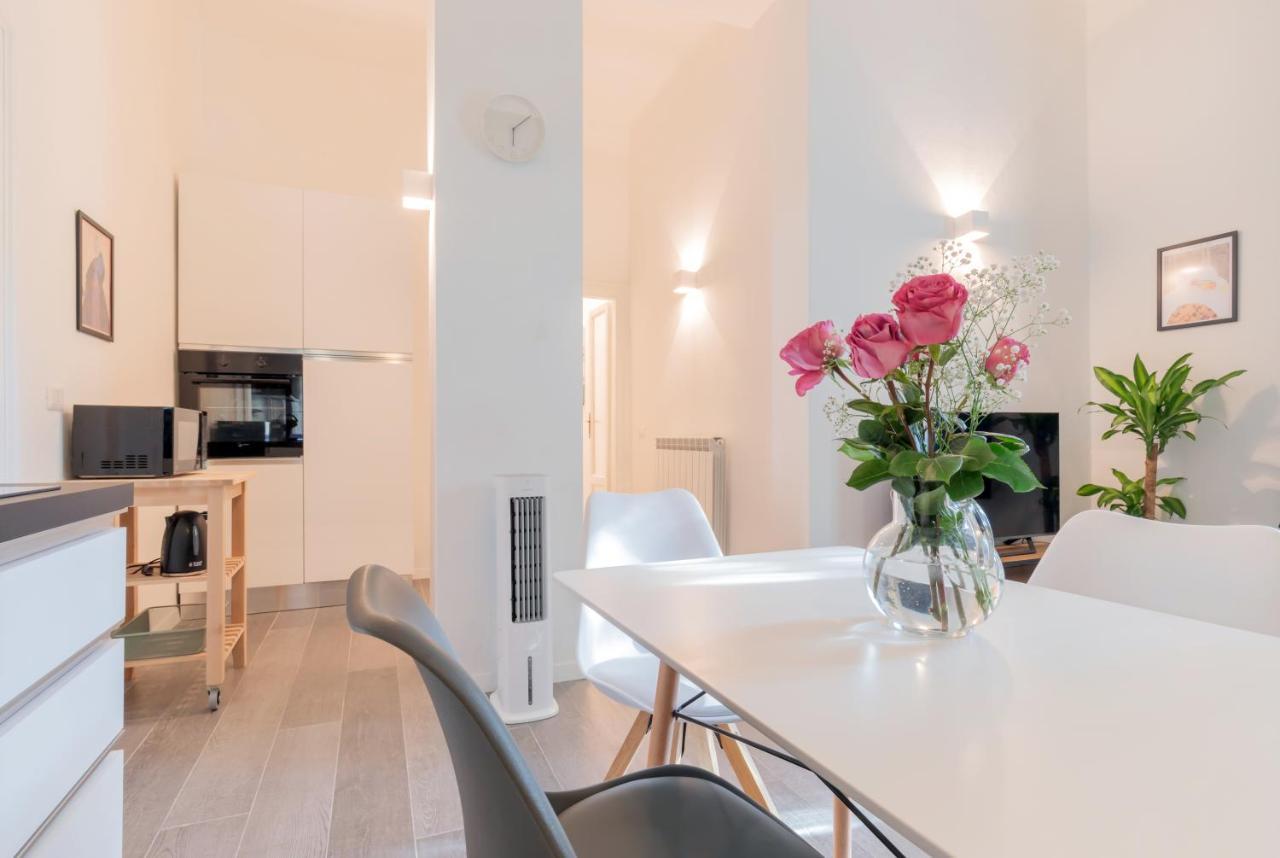 Duomo-Navigli Charming And Modern With Fast Wifi Apartment Милано Екстериор снимка