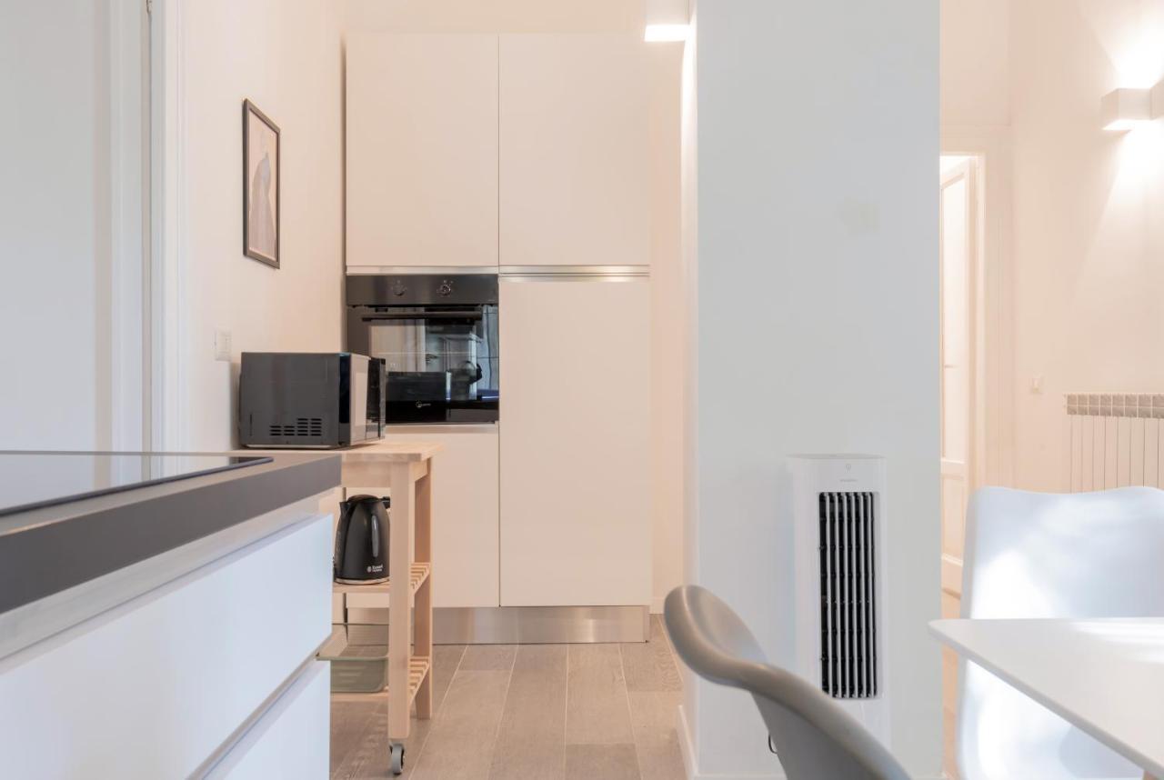 Duomo-Navigli Charming And Modern With Fast Wifi Apartment Милано Екстериор снимка