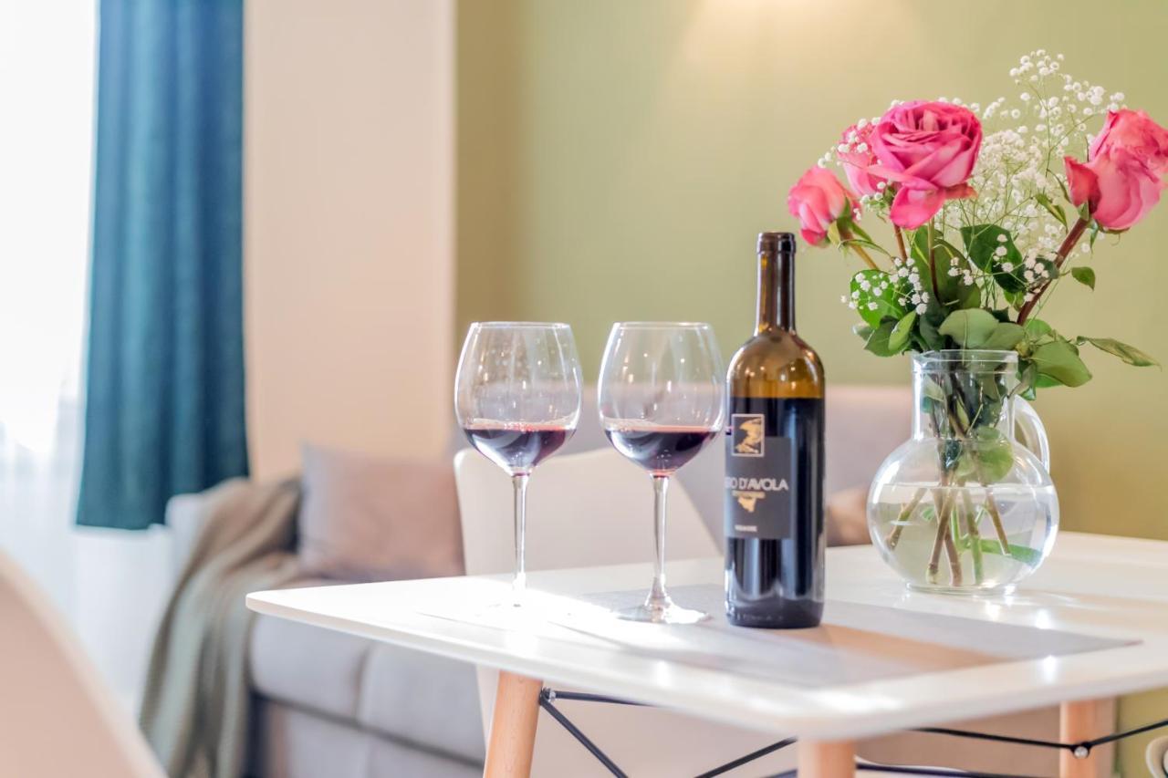 Duomo-Navigli Charming And Modern With Fast Wifi Apartment Милано Екстериор снимка