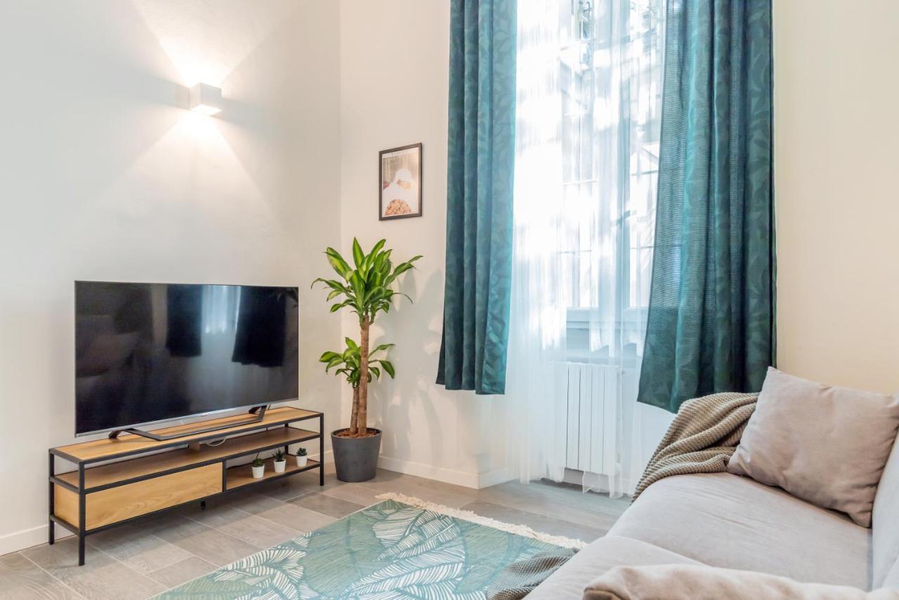 Duomo-Navigli Charming And Modern With Fast Wifi Apartment Милано Екстериор снимка