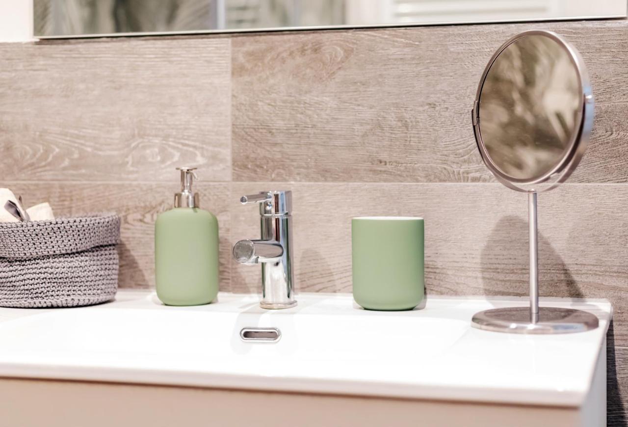 Duomo-Navigli Charming And Modern With Fast Wifi Apartment Милано Екстериор снимка